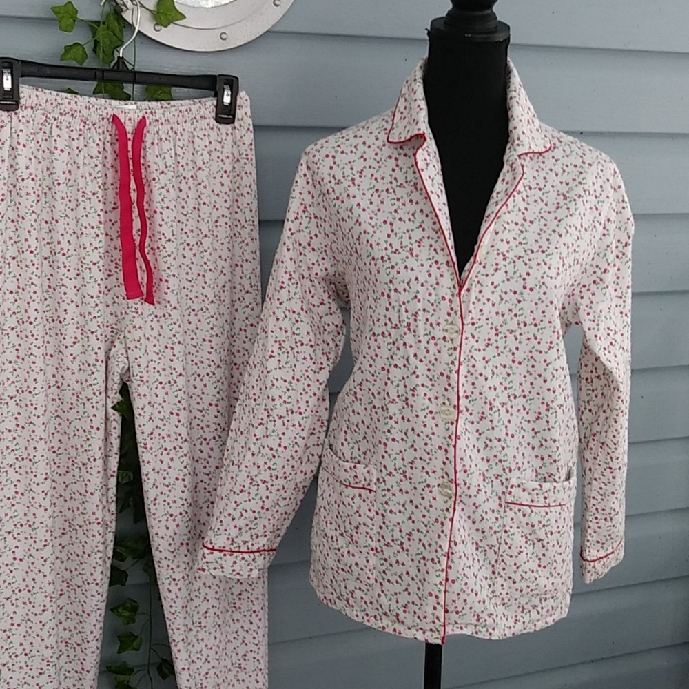 Global pajamas, adorable size small